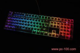 لوحة المفاتيح الألعاب الميكانيكية مع ألوان RGB الضوء مرة أخرى